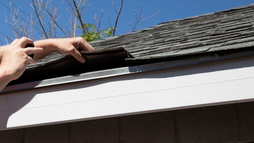 When to Call an Emergency Roofing Contractor in Fullerton for Roof Tarping